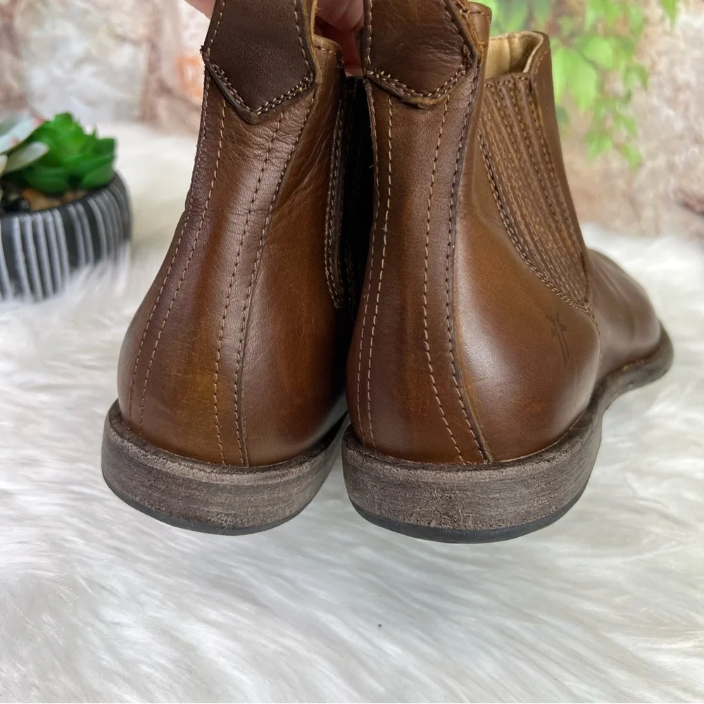 FRYE Classic Men's Brown Leather Phillips Heritage Chelsea Ankle Boots, 8D